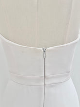 Load image into Gallery viewer, Alexandra Grecco "Reine"