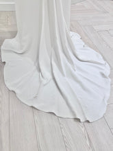 Load image into Gallery viewer, Alexandra Grecco "Reine"